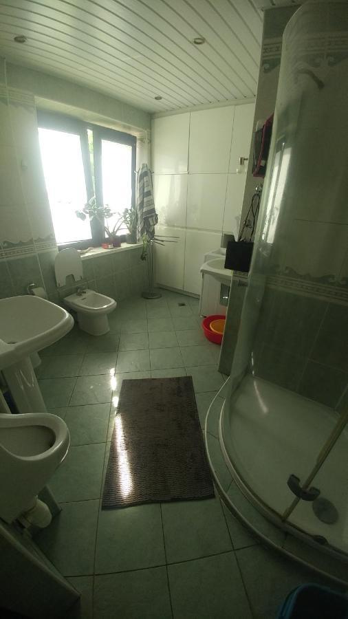 Pokoj W Domu Z Duzym Ogrodem Krakov Exteriér fotografie
